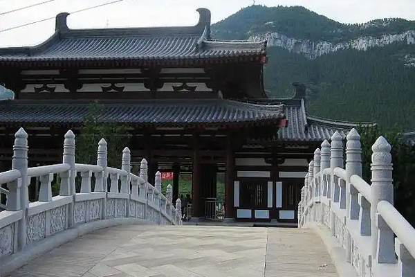 伊犁哈萨克自治州大连河道青石栏杆选哪家解决方案三
